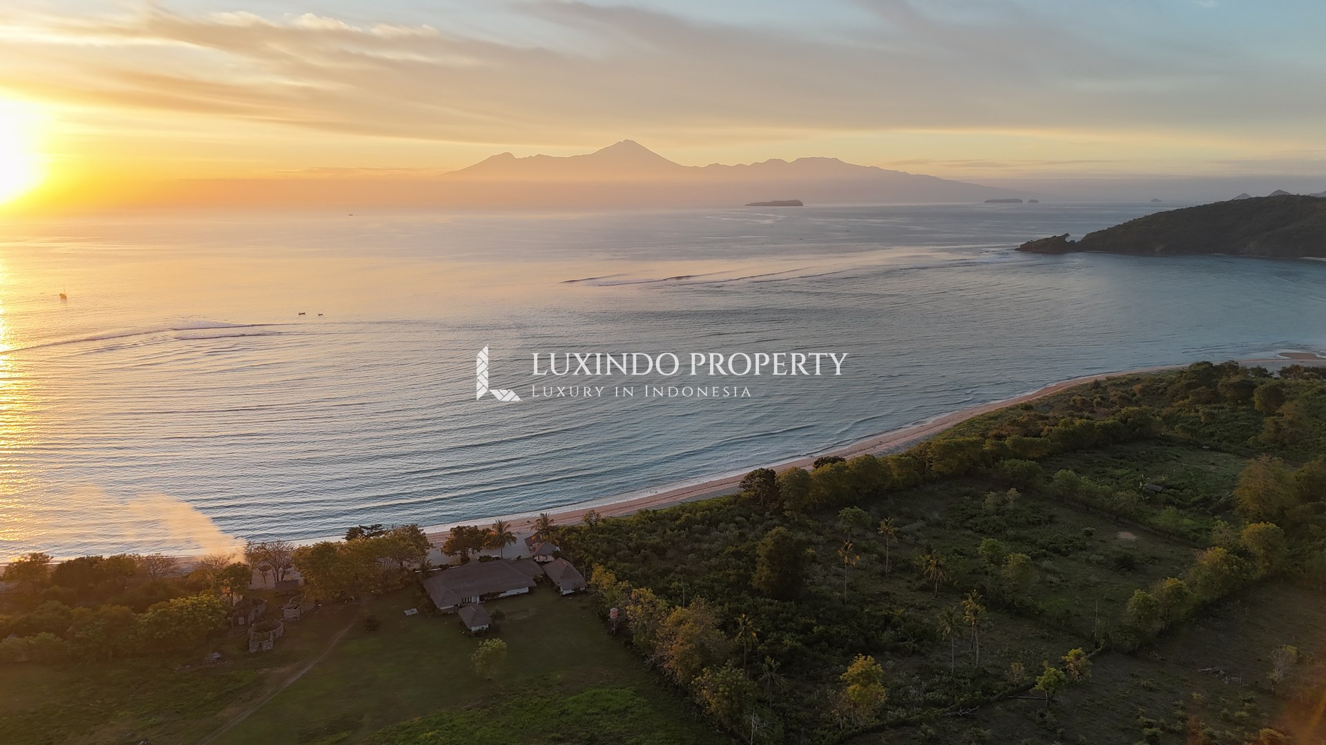 JELENGA BAY - ABSOLUTE BEACHFRONT LAND FOR SALE IN SCAREEF, WEST SUMBAWA (FHL614)